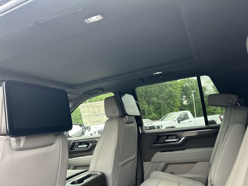 New 2026 GMC Yukon Elevation w/ Elevation Premium Package AWD/4WD image 30