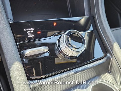 New 2025 Jeep Grand Cherokee Limited w/ Luxury Tech Group II image 24