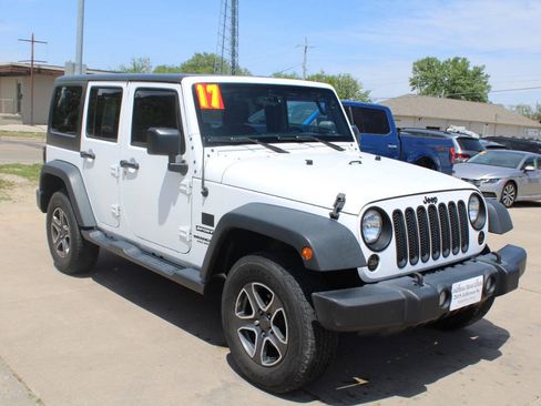 Used 2017 Jeep Wrangler Unlimited Sport w/ Quick Order Package 23S AWD/4WD image 2