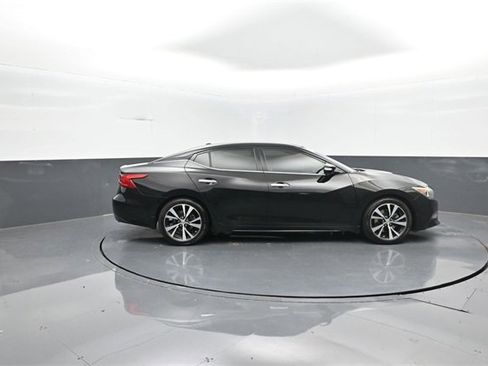 Used 2018 Nissan Maxima Platinum image 8
