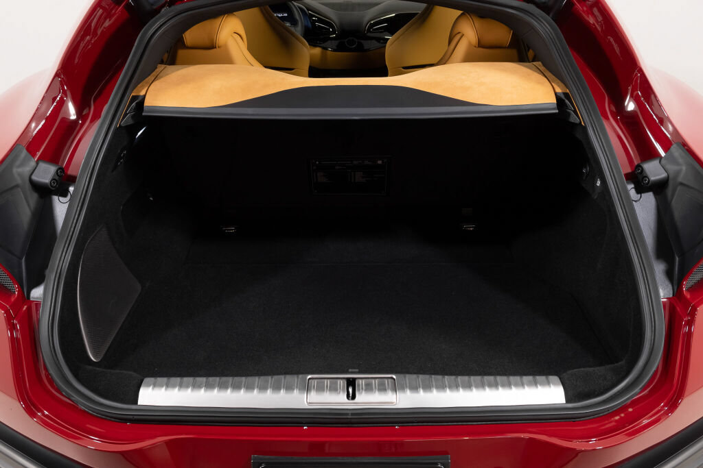 Used 2026 Ferrari Purosangue AWD/4WD image 22