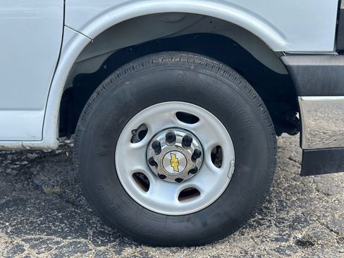 Used 2025 Chevrolet Express 3500 LT w/ LT Preferred Equipment Group RWD image 27