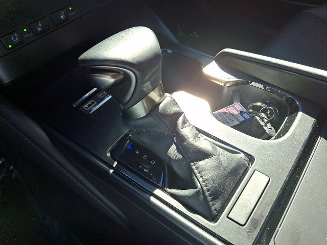 Used 2024 Lexus ES 350 w/ Premium Package FWD image 15