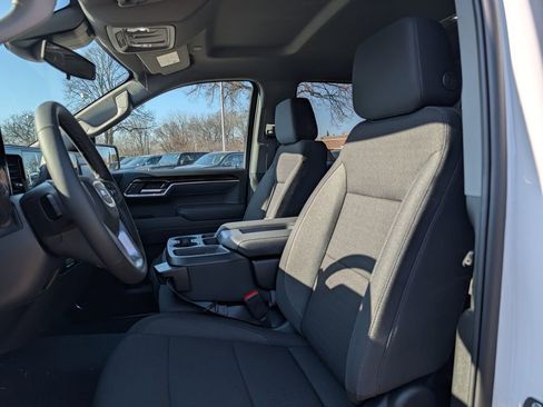 New 2026 GMC Sierra 1500 SLE image 26