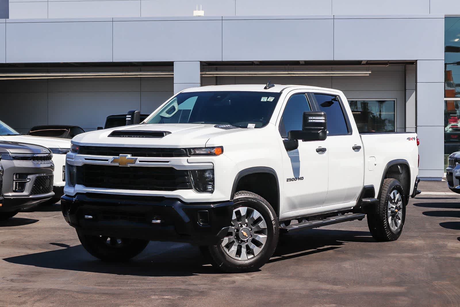 Used 2024 Chevrolet Silverado 2500 Custom w/ Custom Value Package AWD/4WD image 1