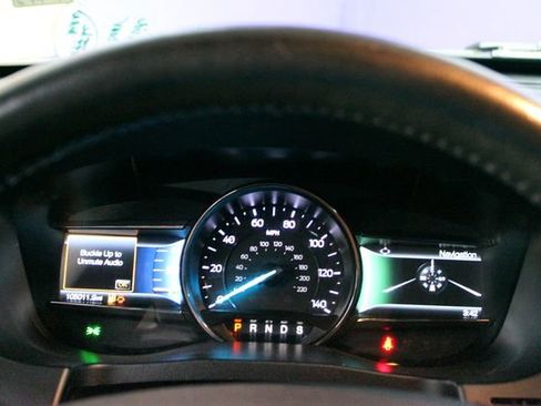 Used 2018 Ford Explorer XLT w/ XLT Technology Feature Bundle AWD/4WD image 18