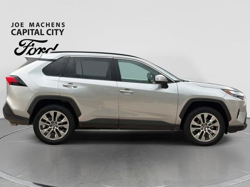 Used 2022 Toyota RAV4 XLE Premium AWD/4WD image 3