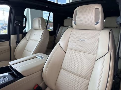 Certified 2023 Cadillac Escalade Premium Luxury AWD/4WD image 50