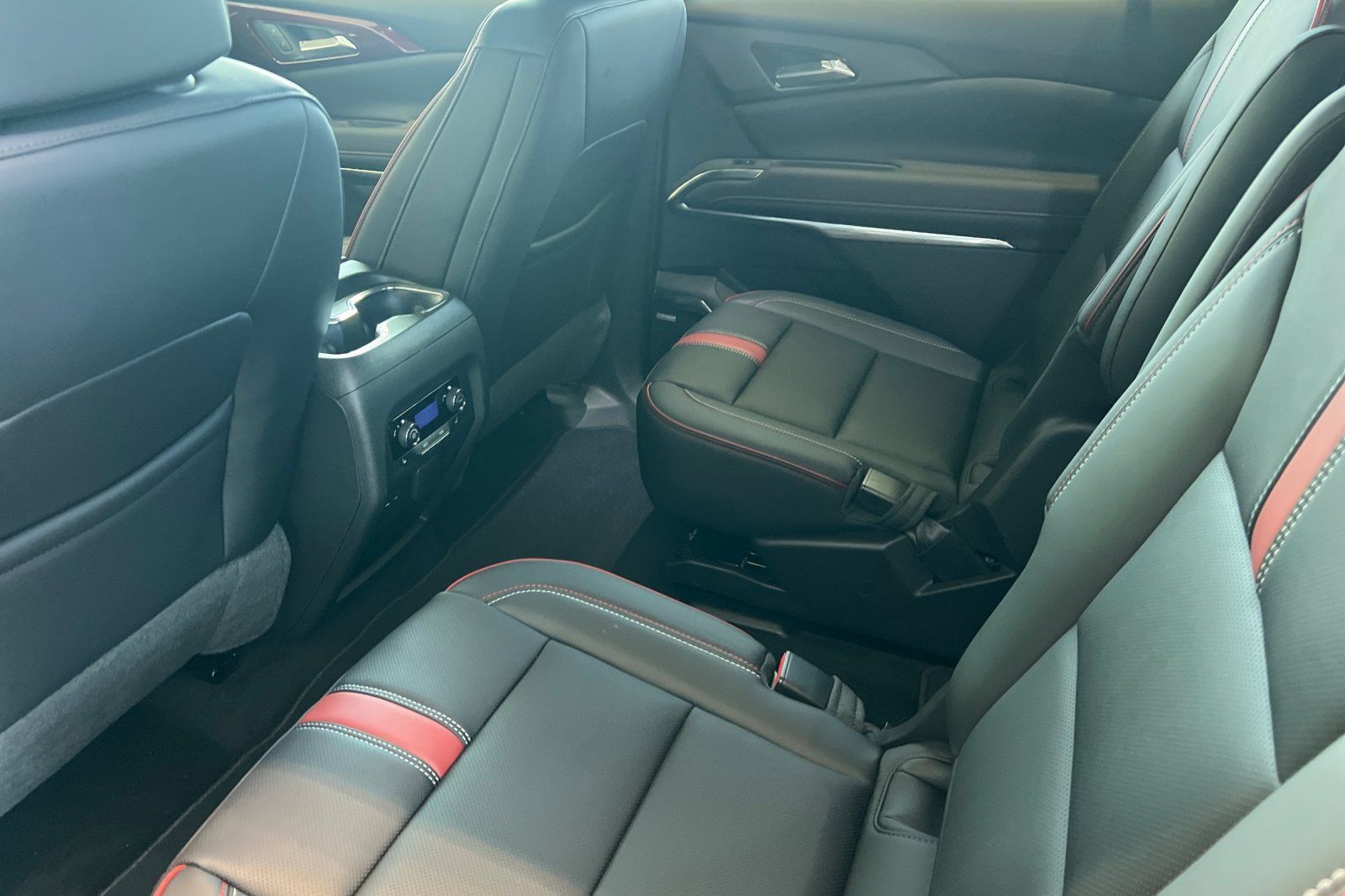 New 2027 Chevrolet Traverse RS AWD/4WD image 9