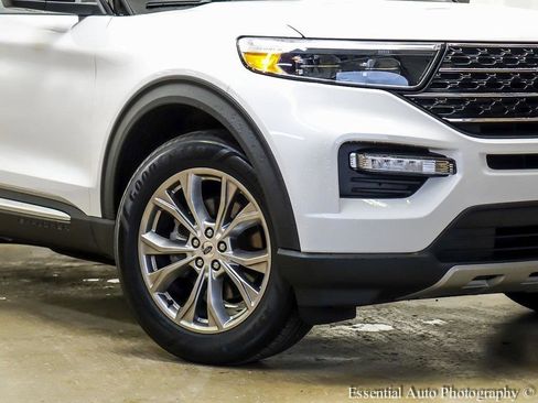 Certified 2021 Ford Explorer XLT w/ Equipment Group 202A image 4