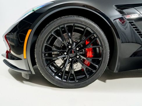 Used 2016 Chevrolet Corvette Z06 w/ 3LZ Preferred Equipment Group RWD image 12