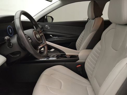 Used 2024 Hyundai Elantra Limited FWD image 17