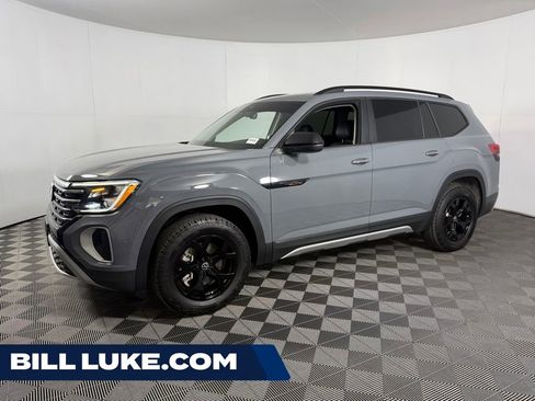 Used 2024 Volkswagen Atlas Peak Edition SE AWD/4WD image 1