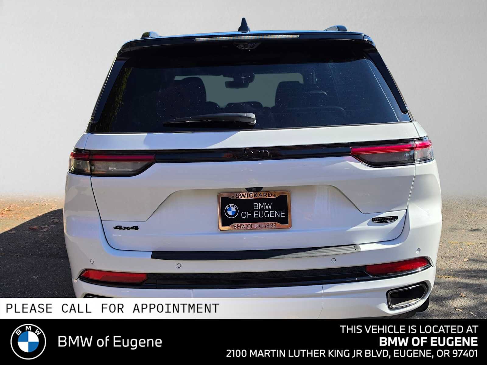 Used 2024 Jeep Grand Cherokee Summit AWD/4WD image 4