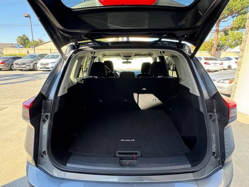 Used 2025 Nissan Rogue SV FWD image 28
