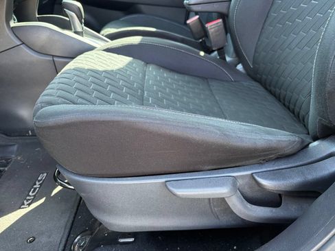 Used 2021 Nissan Kicks S FWD image 10