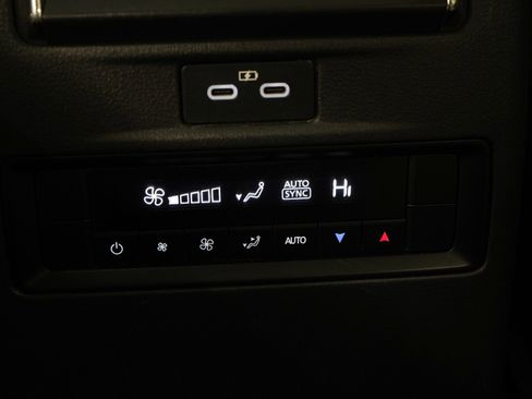 Used 2024 MAZDA CX-90 Plug-In Hybrid w/ Premium Pkg AWD/4WD image 23