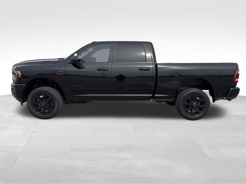 Used 2019 RAM 2500 Big Horn w/ Black Appearance Package image 2