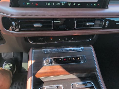 Used 2025 Lincoln Aviator Reserve w/ Jet Appearance Package AWD/4WD image 13