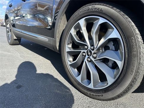 Certified 2022 Lincoln Nautilus Reserve image 11