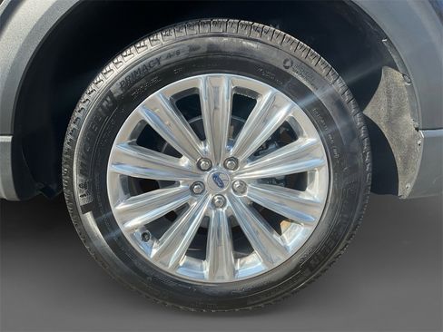 Used 2023 Ford Explorer Limited w/ Equipment Group 301A image 8