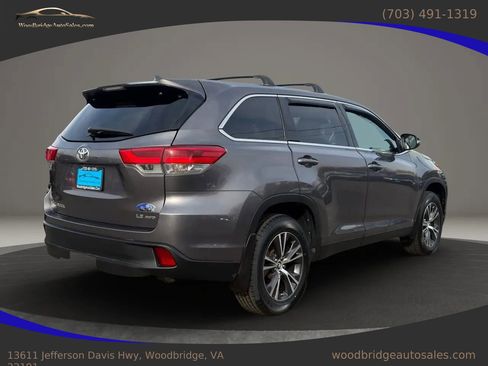 Used 2019 Toyota Highlander Plus image 4