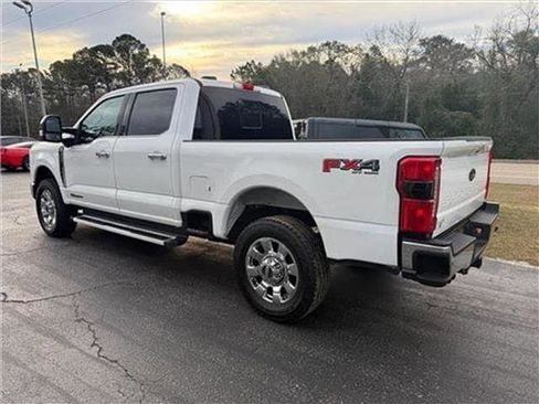 Used 2023 Ford F350 Lariat w/ Chrome Package image 39