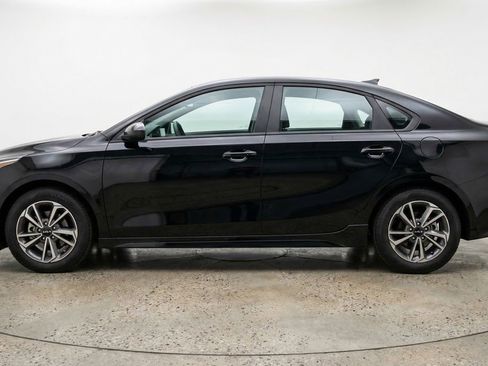 Used 2024 Kia Forte LXS image 5