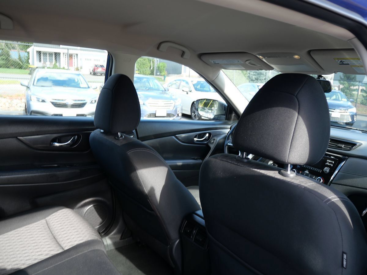 Used 2017 Nissan Rogue S AWD/4WD image 24