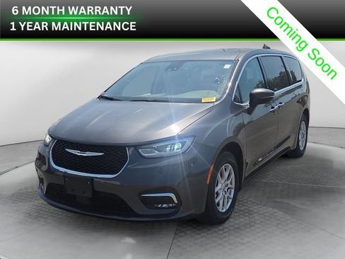 Used 2023 Chrysler Pacifica Touring-L FWD image 1
