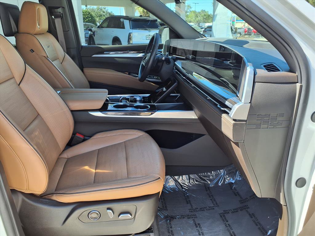 Certified 2025 Cadillac Escalade Premium Luxury w/ Touring Package AWD/4WD image 9