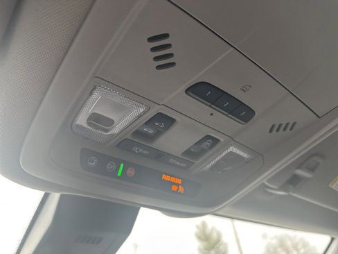 Used 2022 GMC Terrain AT4 image 32