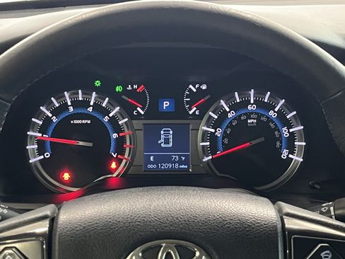 Used 2018 Toyota 4Runner TRD Off-Road AWD/4WD image 13