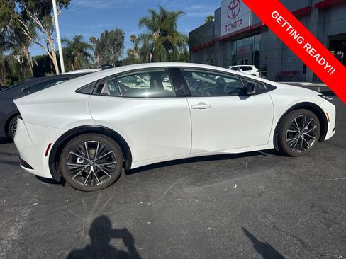 Used 2025 Toyota Prius Limited w/ Limited Premium Package FWD image 2
