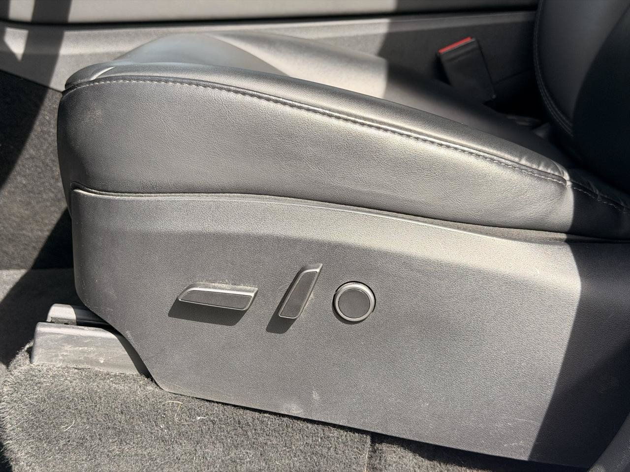 Used 2023 Tesla Model Y Long Range AWD/4WD image 16