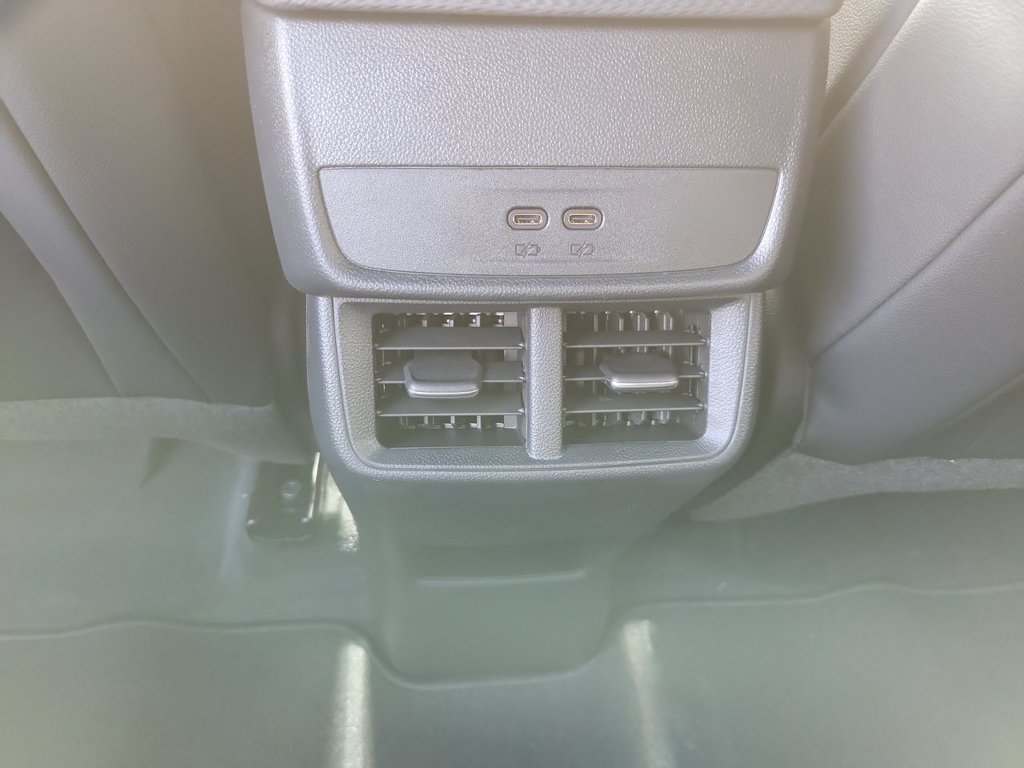 New 2027 Chevrolet Equinox LT w/ Convenience Package II FWD image 21