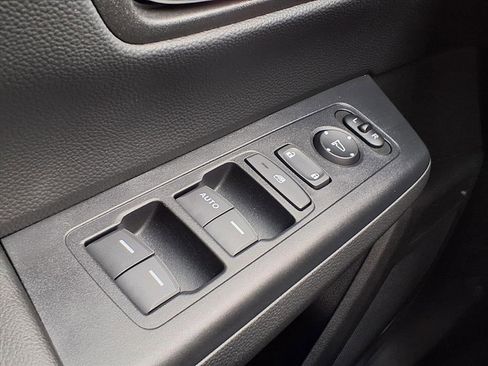 Certified 2025 Honda CR-V LX image 9