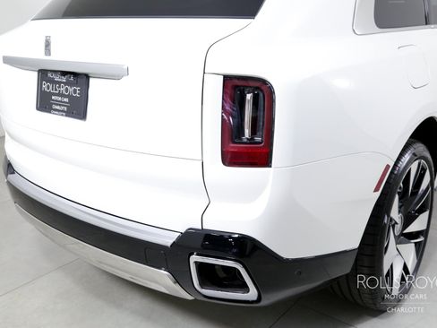 Certified 2025 Rolls-Royce Cullinan AWD/4WD image 44