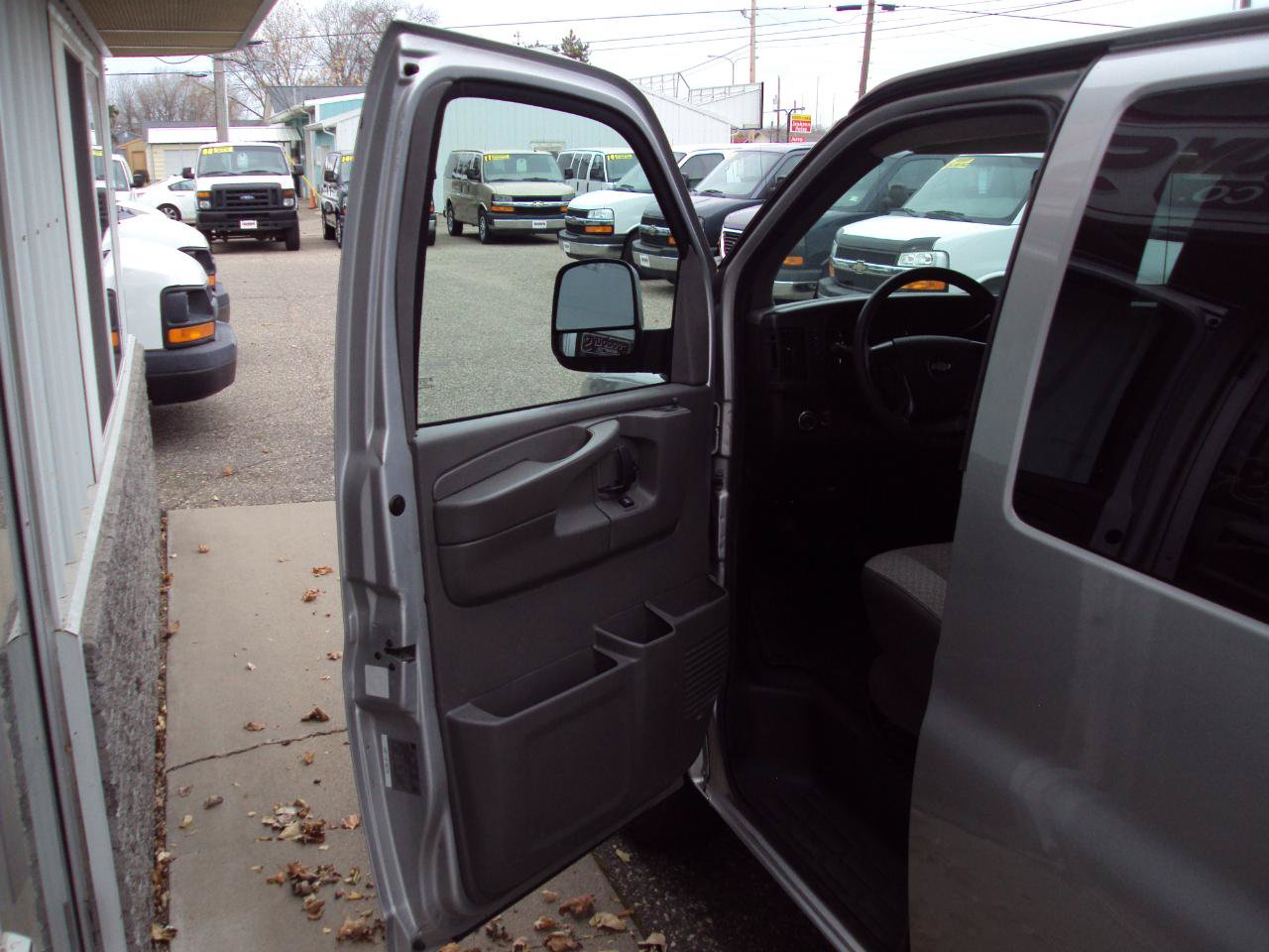 Used 2013 Chevrolet Express 1500 LT w/ LT Preferred Equipment Group AWD/4WD image 16
