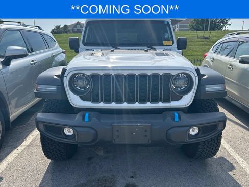 Used 2025 Jeep Wrangler Unlimited Rubicon 4xe w/ Convenience Group AWD/4WD image 2
