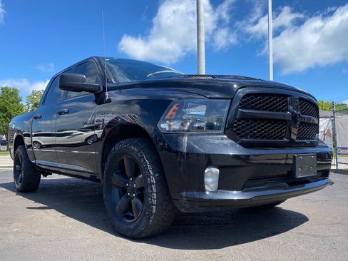 Used 2019 RAM 1500 Express w/ Wheel & Sound Group AWD/4WD image 32