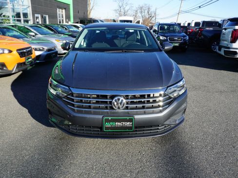 Used 2019 Volkswagen Jetta image 4