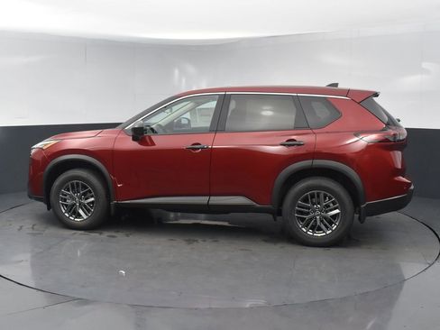 Used 2025 Nissan Rogue S FWD image 3
