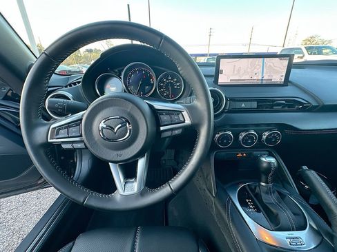 Used 2025 MAZDA MX-5 Miata Grand Touring w/ Weather Package image 17