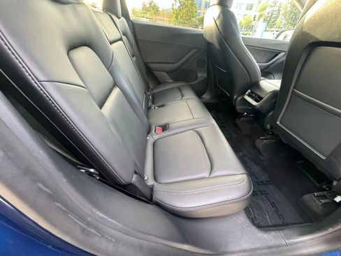 Used 2022 Tesla Model Y Long Range AWD/4WD image 13