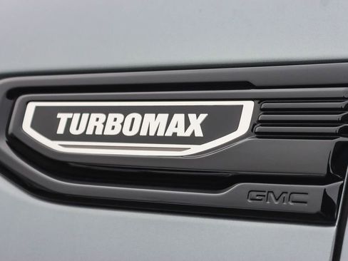 Used 2025 GMC Sierra 1500 Elevation image 13