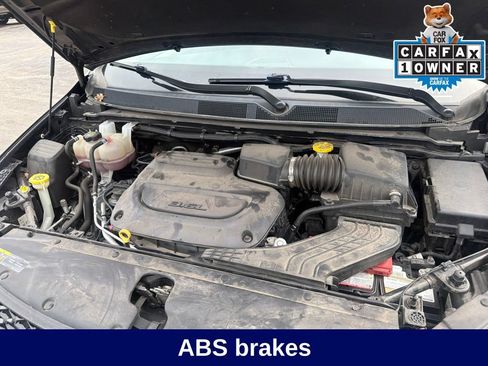 Used 2023 Chrysler Pacifica Touring-L FWD image 19