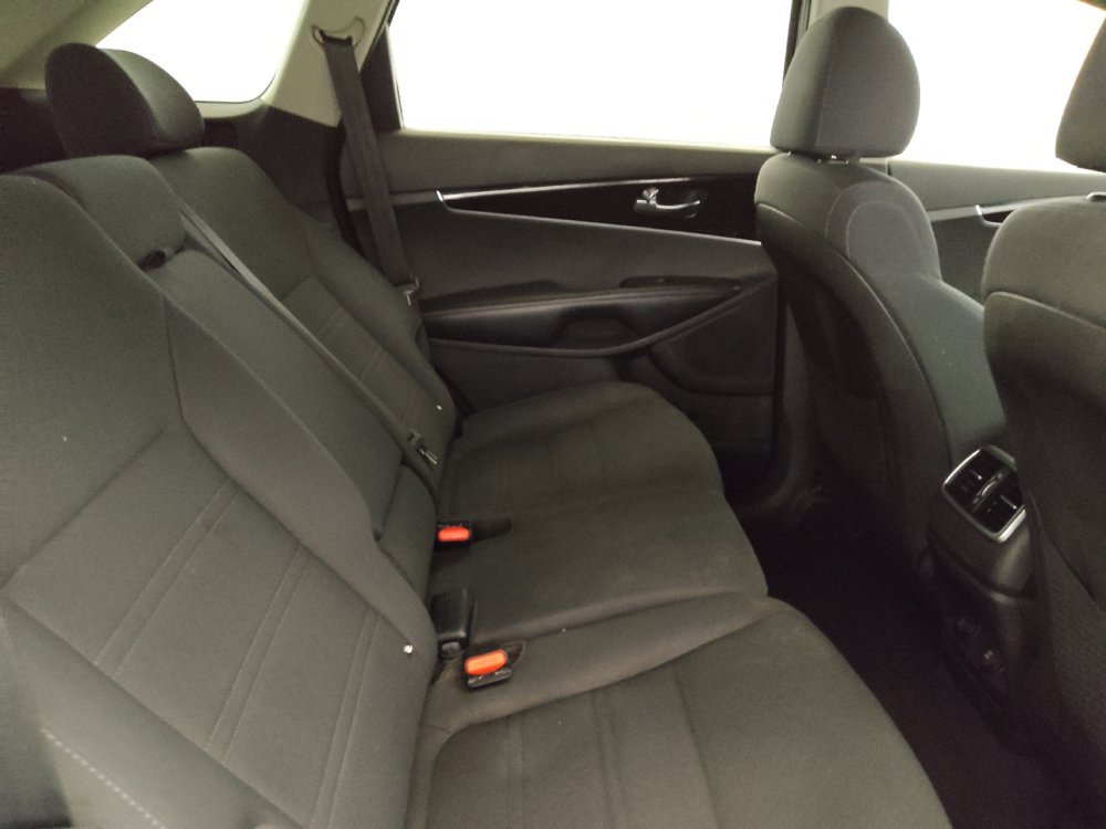 Used 2019 Kia Sorento AWD V6 image 19