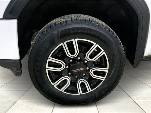 Used 2023 GMC Sierra 2500 AT4 w/ AT4 Preferred Package image 10
