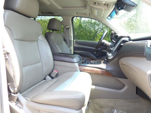 Used 2015 Chevrolet Suburban LTZ AWD/4WD image 19